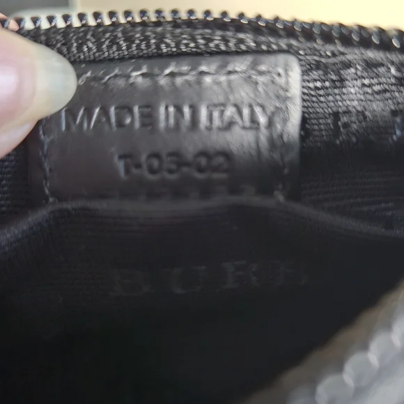 Burberry Nova Check Coin/Cardholder - Picture 3 of 10
